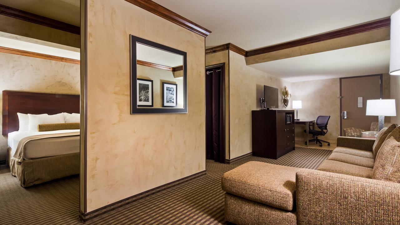 Best Western Plus Raton Hotel Exterior photo
